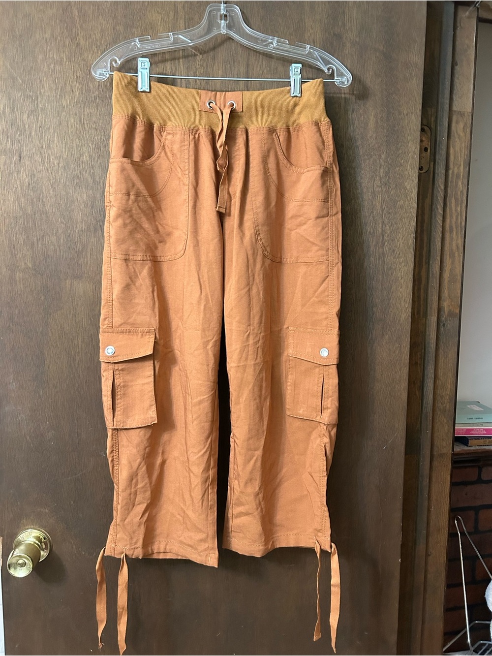 MOFIZ-Brand New/Never Worn Women's Cargo Capri Pants in Burnt Orange. Medium